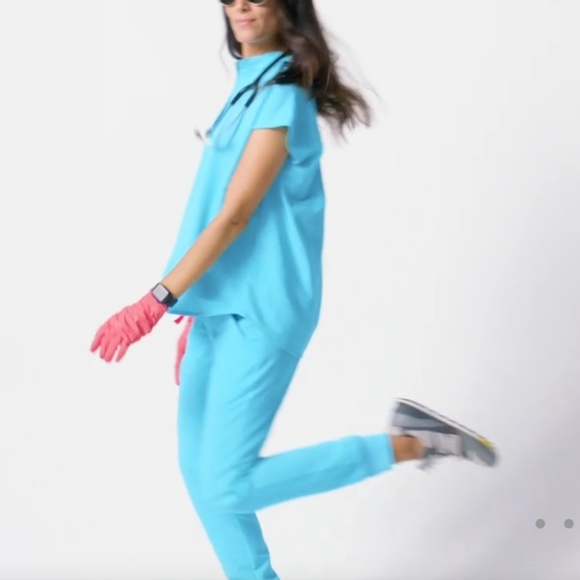 Last One- BNWT Figs Scrubs Jogger Set -Price Firm - Picture 2 of 3